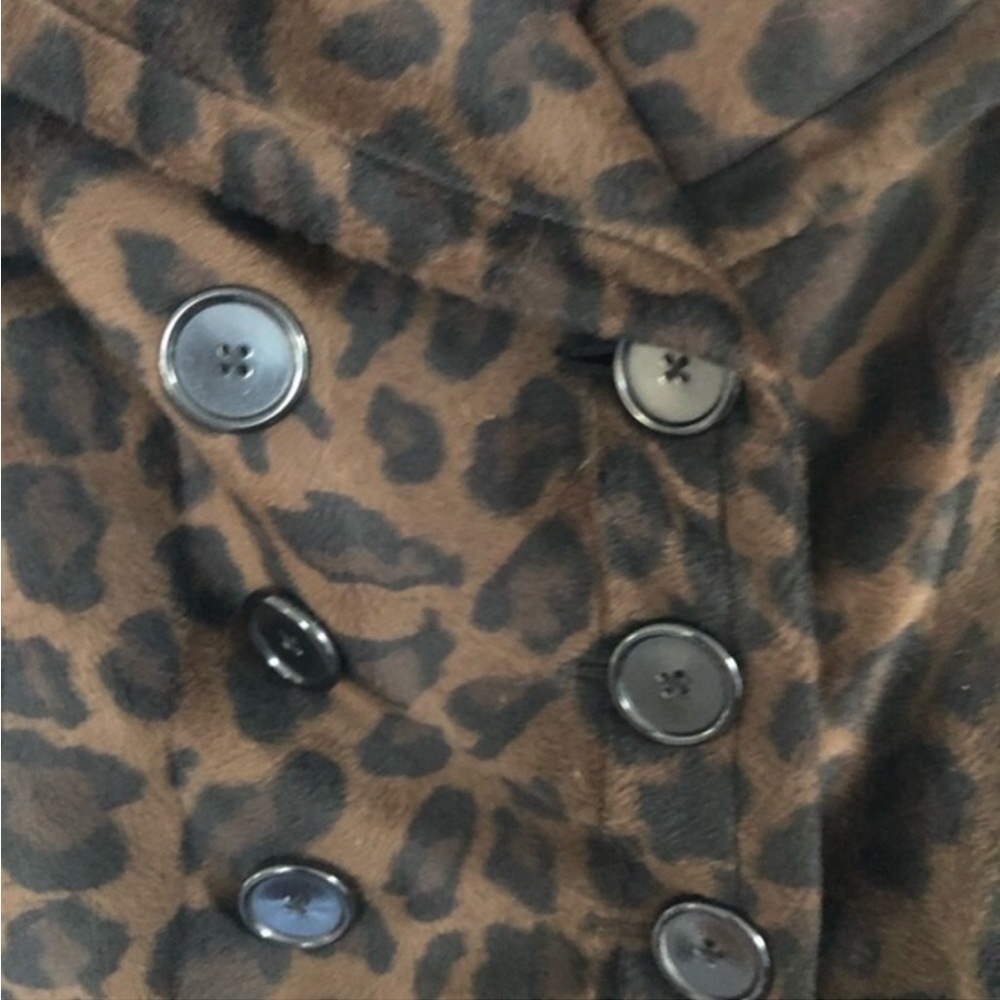 Leopard Print Three Button Jacket - Picture 4 of 8